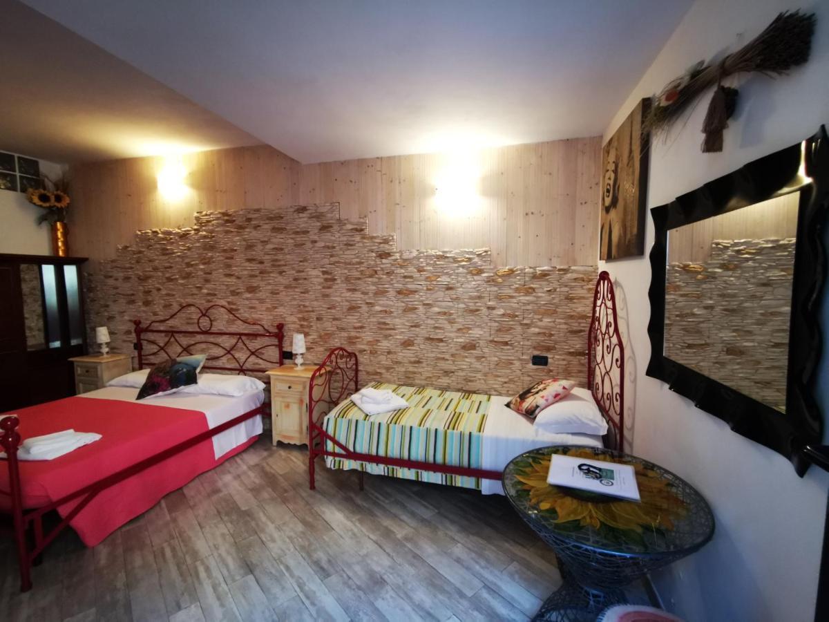 Michela Rooms Riomaggiore Buitenkant foto