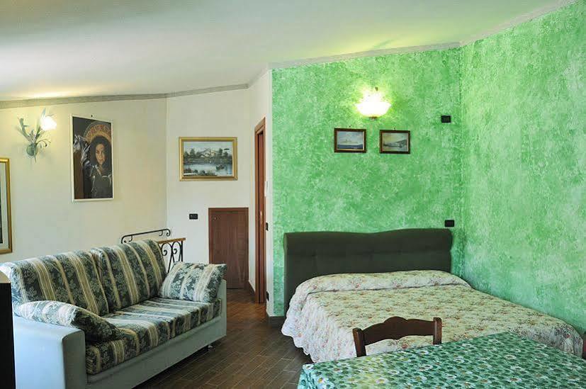 Michela Rooms Riomaggiore Buitenkant foto