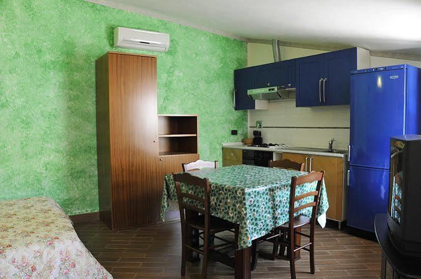Michela Rooms Riomaggiore Buitenkant foto